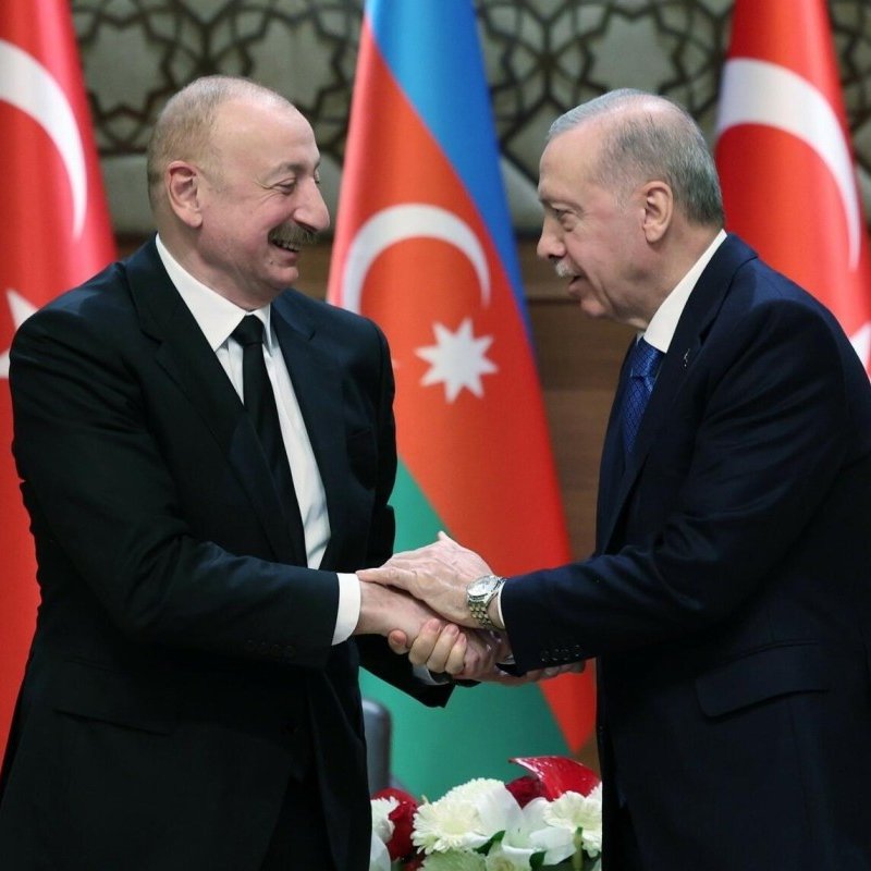 President Erdoğan and Azerbaijani President Aliyev (file photo)
