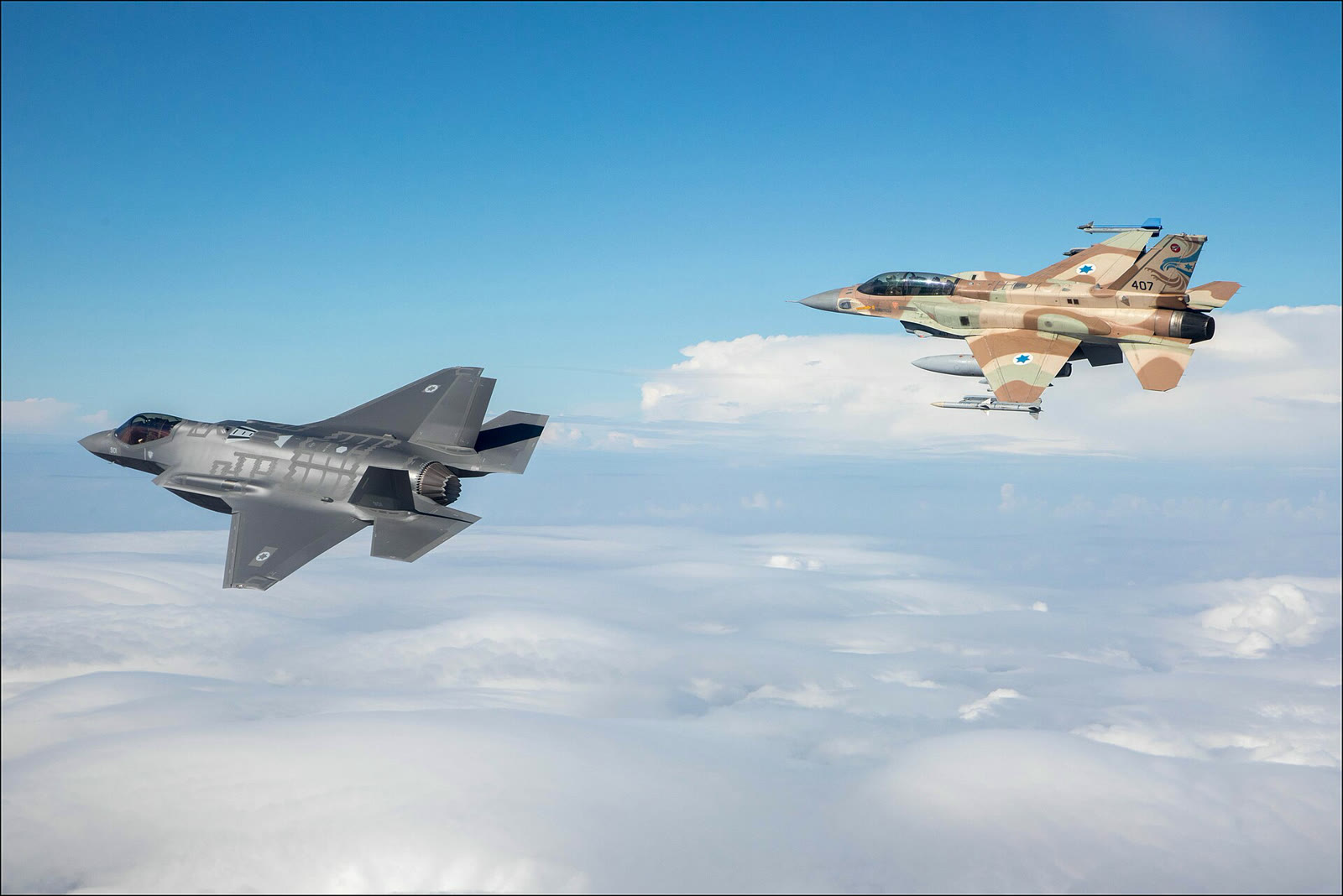 İsrail Hava Kuvvetleri'ne ait F-35I ve F-16I savaş uçakları (arşiv)