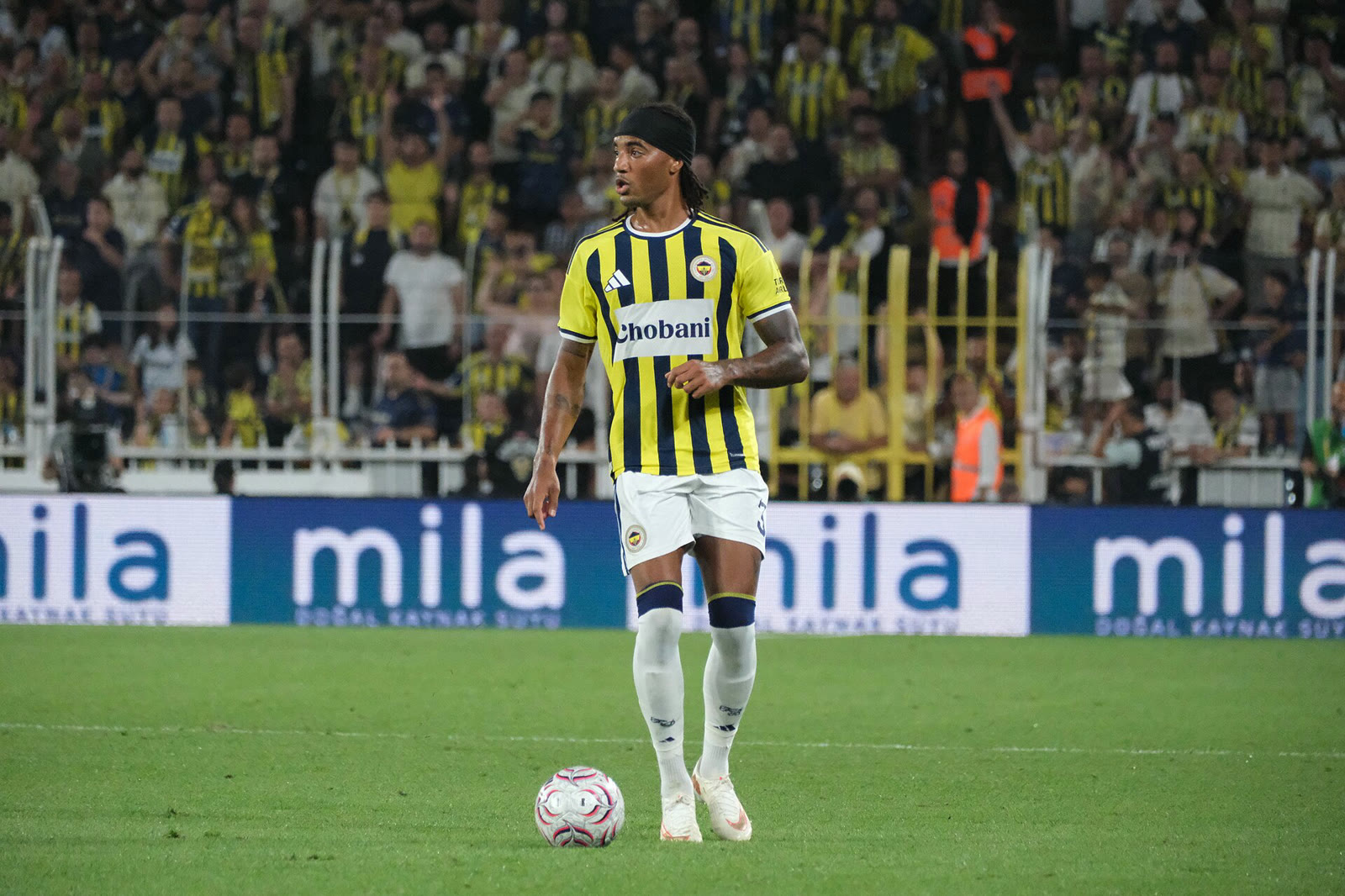 Fenerbahçe'nin İngiliz oyuncusu Archie Brown
