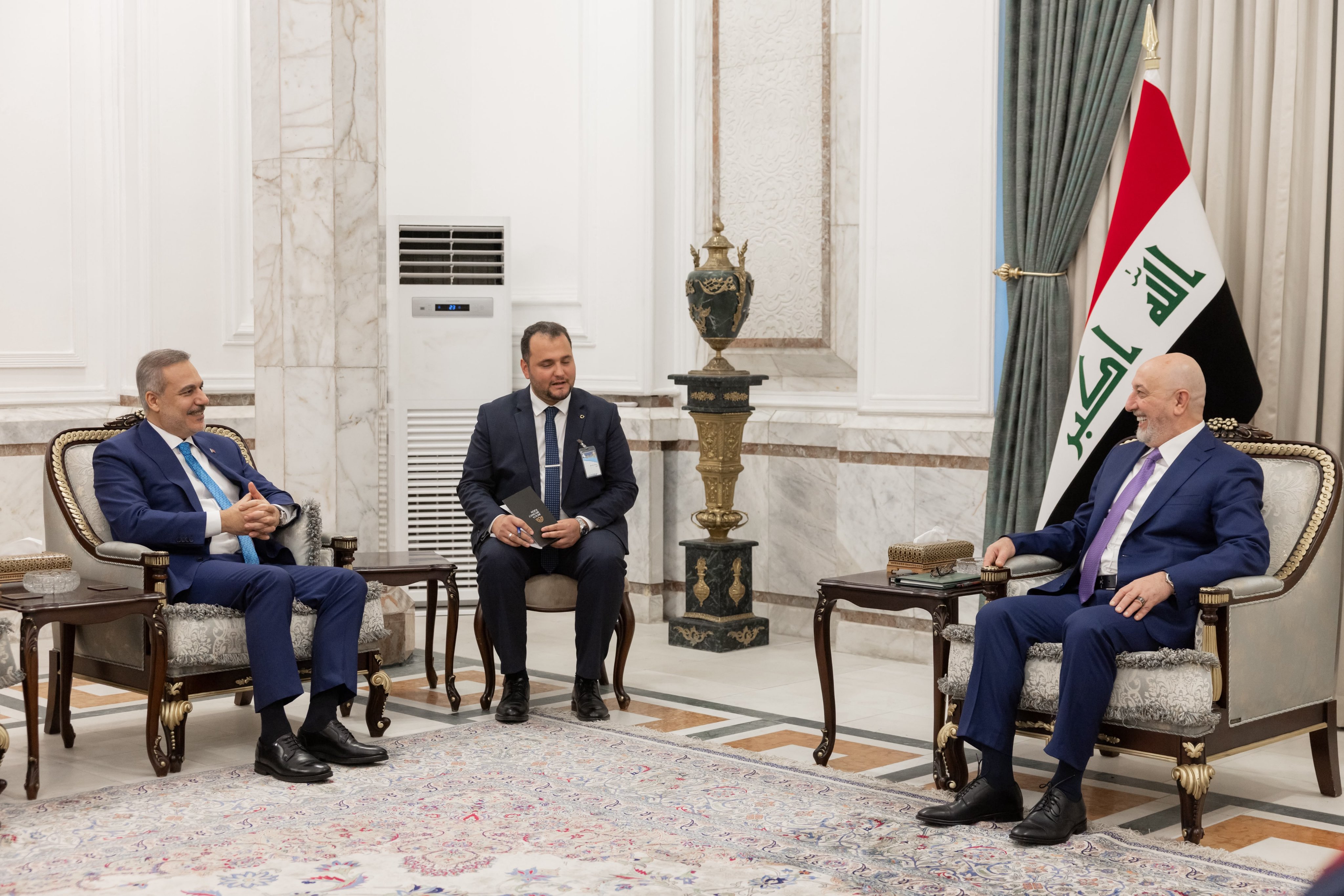 Iraqi President Nizar Amidi receives Hakan Fidan in Baghdad