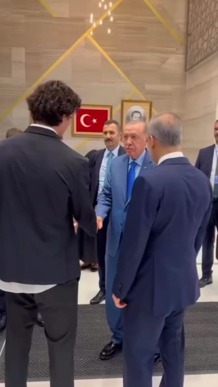 Erdoğan ile Cedi Osman Türkevi’nde Buluştu: “Ankara’ya Gel, Basketbol Oynayalım”